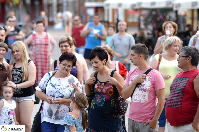 A Keleti Sasfiókák a Kossuth téri nyári esték fellépői