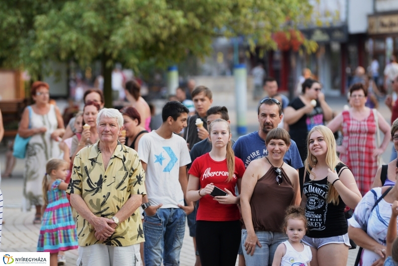 A Keleti Sasfiókák a Kossuth téri nyári esték fellépői