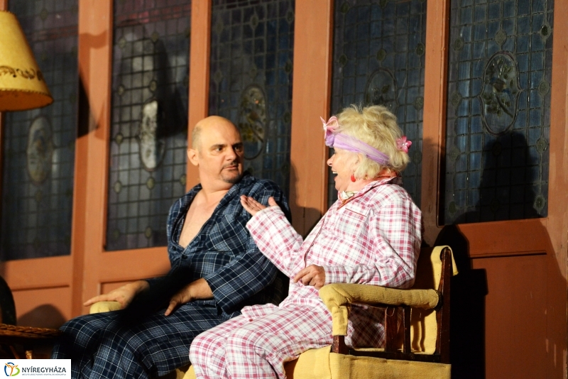 Félre lépni tilos-a Mandala színpadán