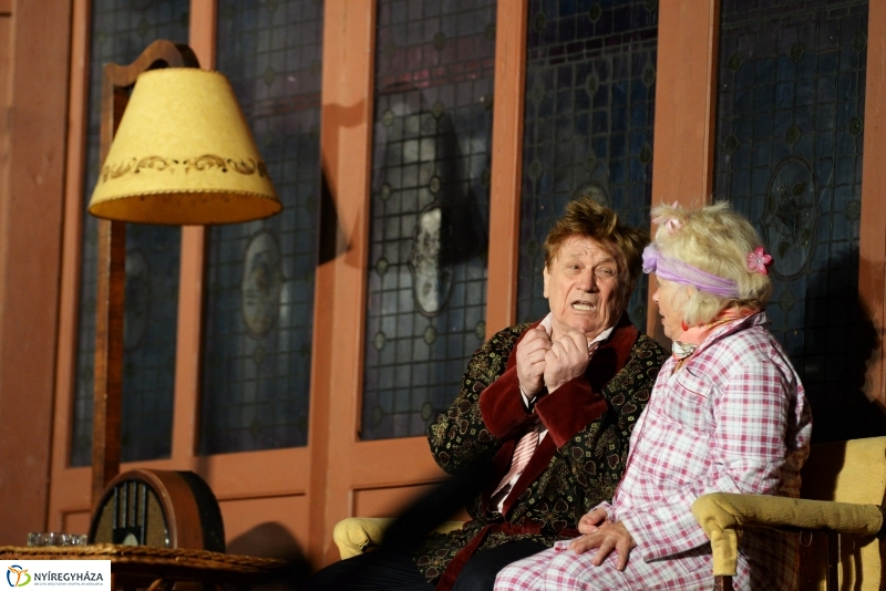 Félre lépni tilos-a Mandala színpadán