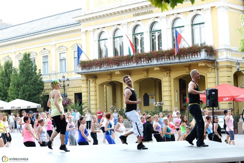Zumba a Kossuth téren