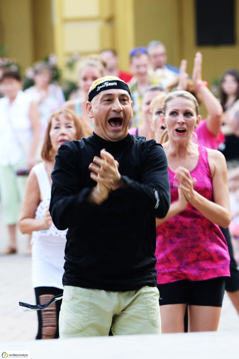 Zumba a Kossuth téren