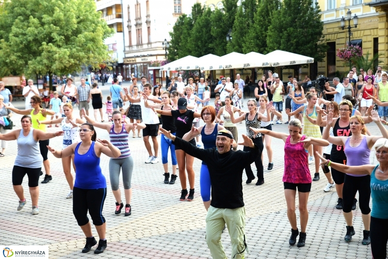 Zumba a Kossuth téren