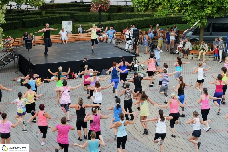 Zumba a Kossuth téren