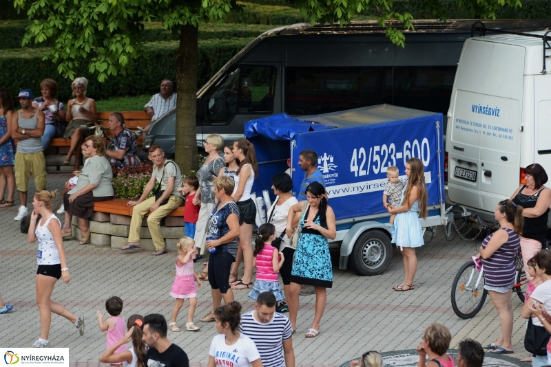 Zumba a Kossuth téren