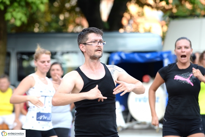 Zumba a Kossuth téren