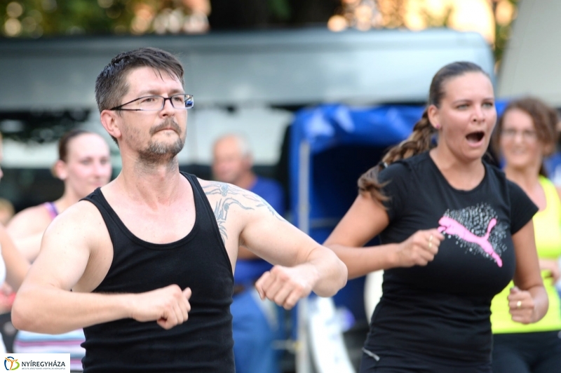Zumba a Kossuth téren
