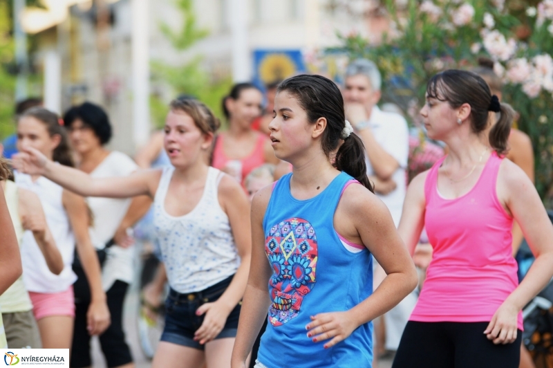 Zumba a Kossuth téren