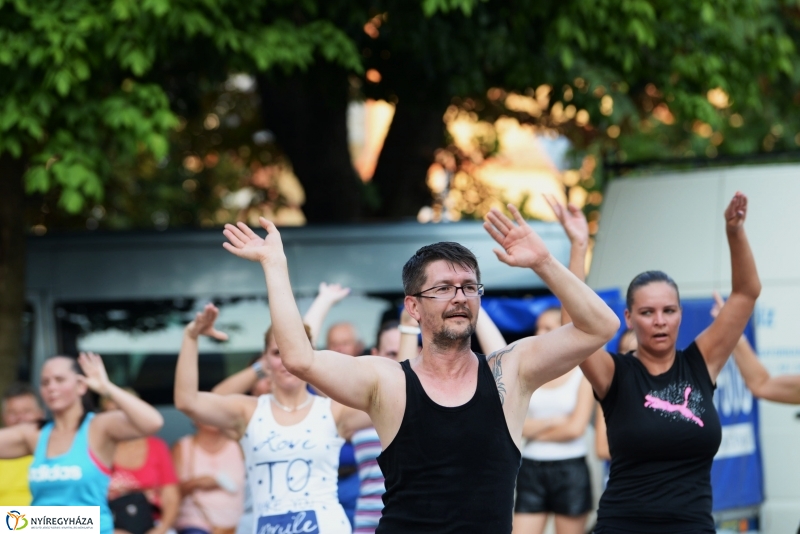 Zumba a Kossuth téren