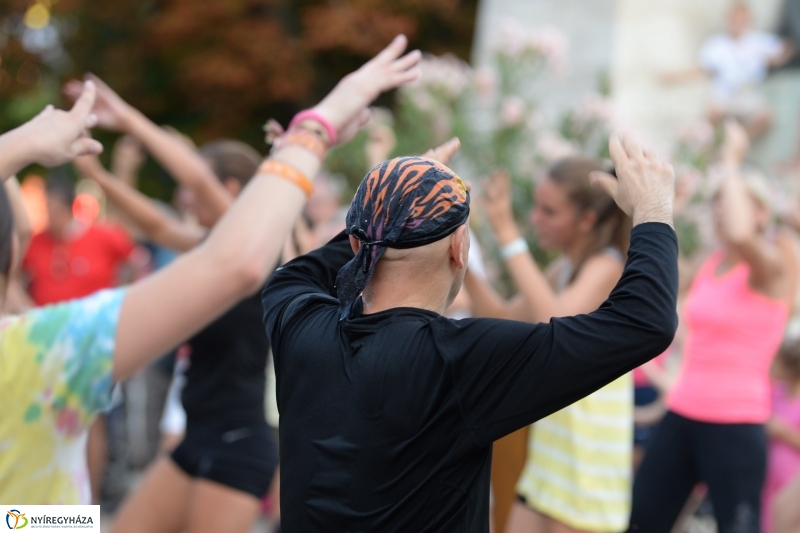 Zumba a Kossuth téren