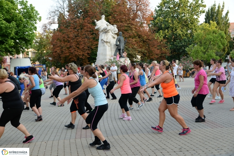 Zumba a Kossuth téren