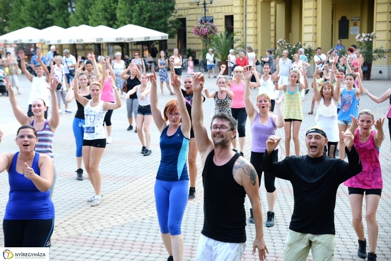 Zumba a Kossuth téren