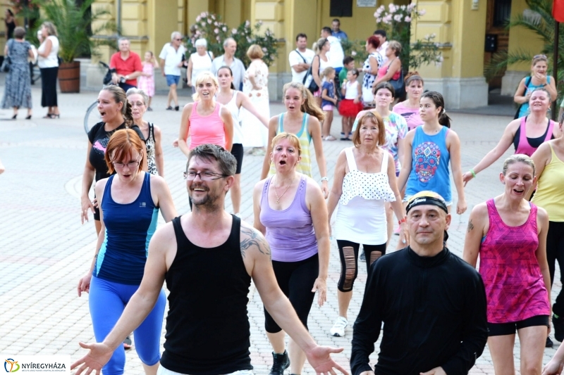 Zumba a Kossuth téren
