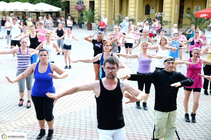 Zumba a Kossuth téren