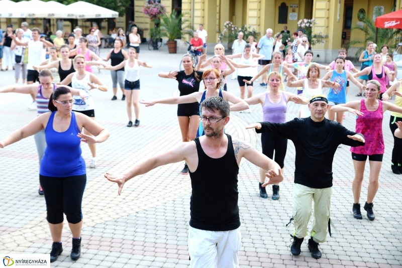 Zumba a Kossuth téren