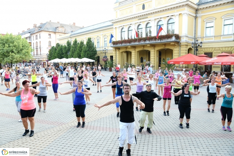 Zumba a Kossuth téren