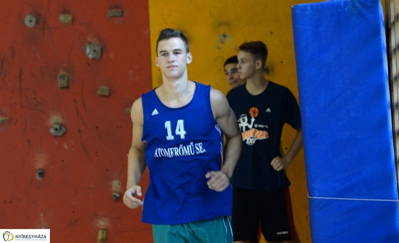 Megkezdték a felkészülést a férfi kosarasok