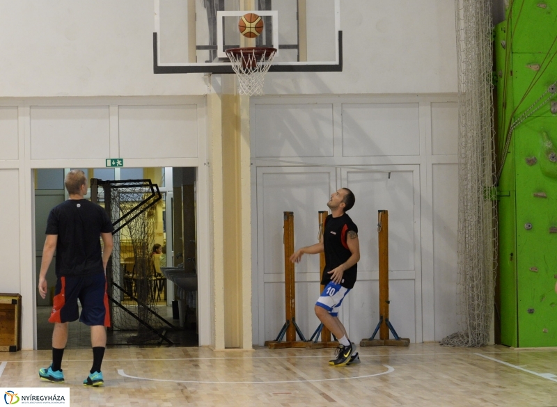 Megkezdték a felkészülést a férfi kosarasok
