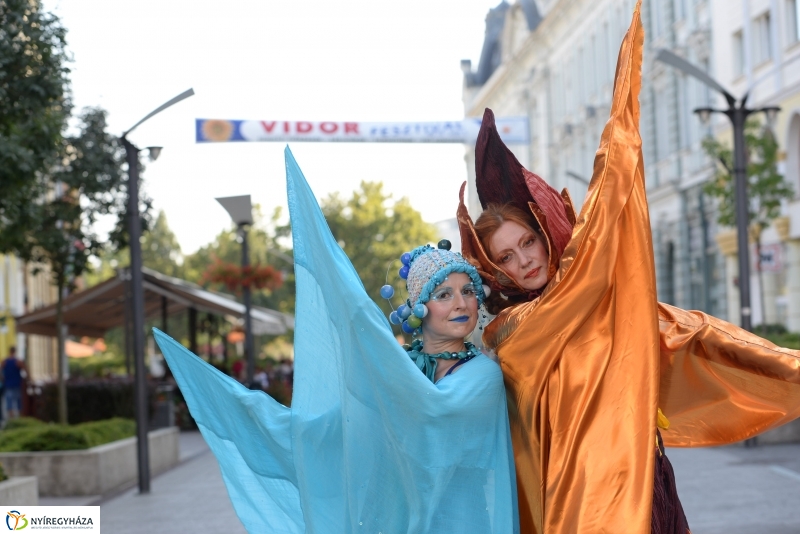 Vasárnap délutáni séta a Vidor-programok helyszínein