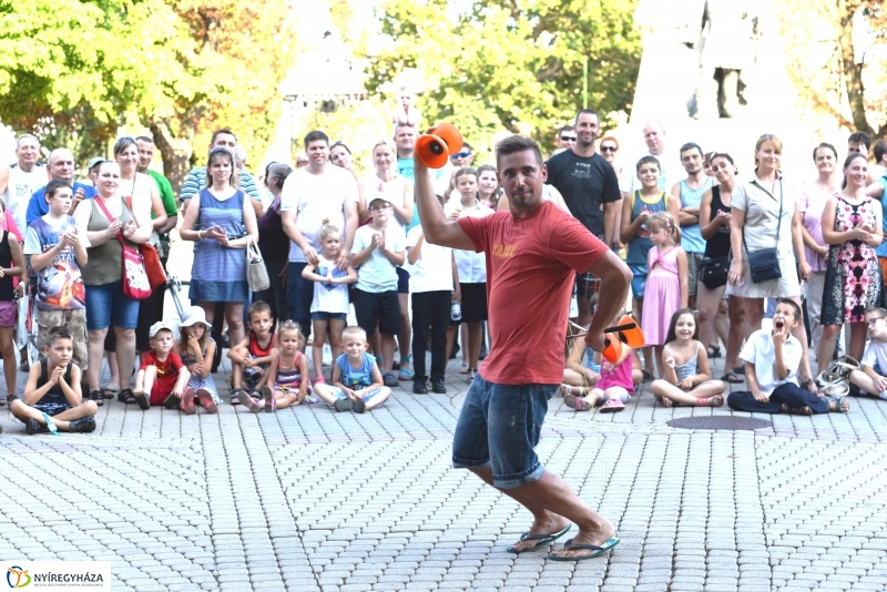 Vasárnap délutáni séta a Vidor-programok helyszínein