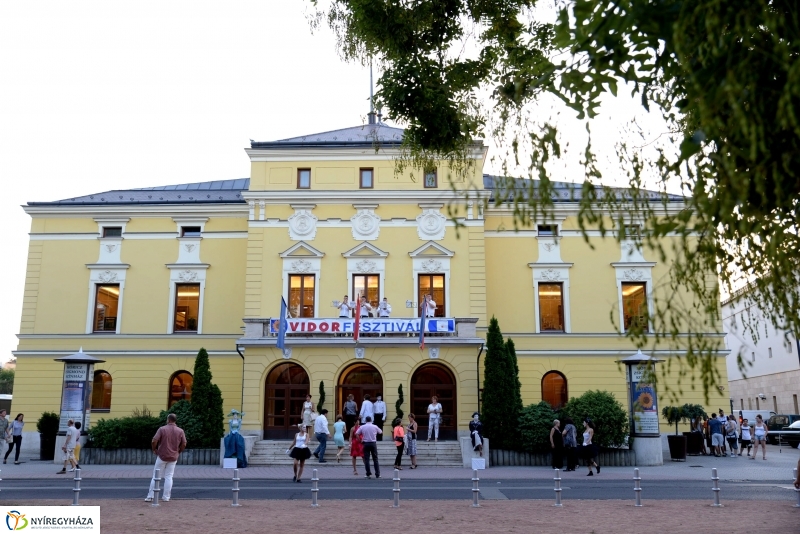 Vasárnap délutáni séta a Vidor-programok helyszínein