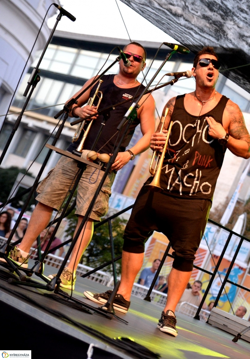 Ocho Macho a Nagyszínpadon