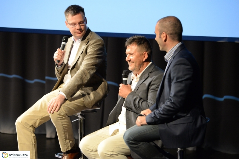 Dumaszínház-Dumaaktuál