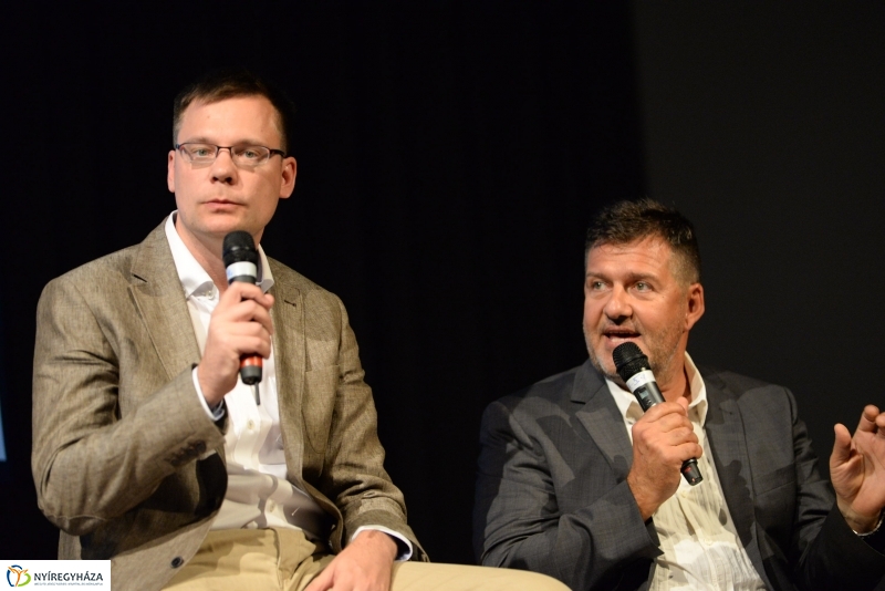 Dumaszínház-Dumaaktuál