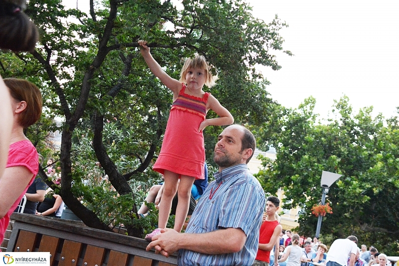 Cimbalikum a cimbaland és a Fricska táncegyüttes
