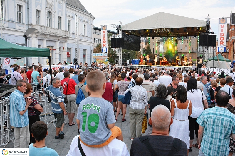Cimbalikum a cimbaland és a Fricska táncegyüttes