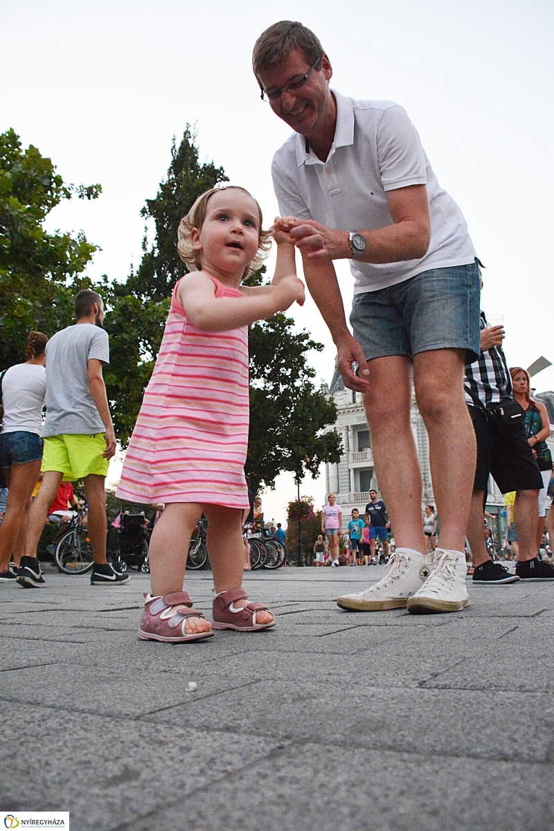 Cimbalikum a cimbaland és a Fricska táncegyüttes