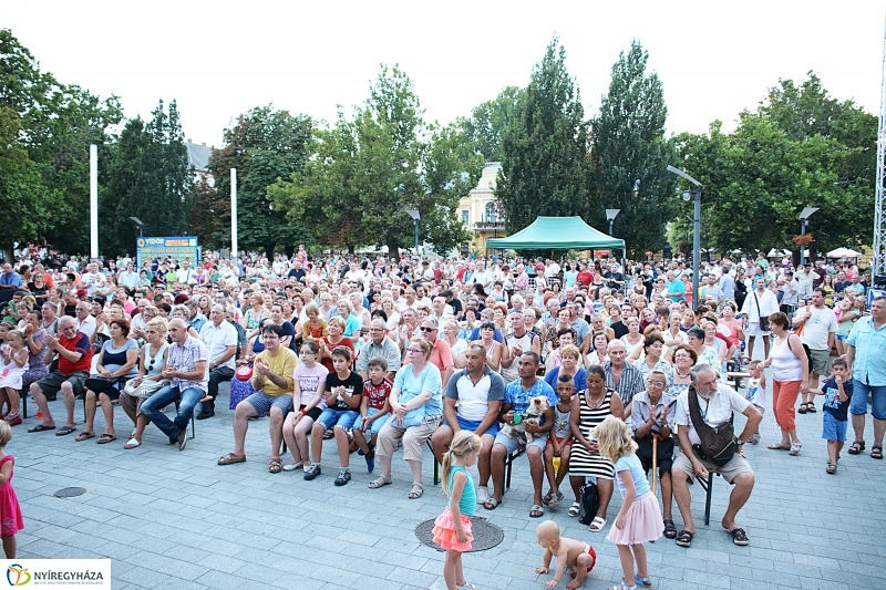 Cimbalikum a cimbaland és a Fricska táncegyüttes