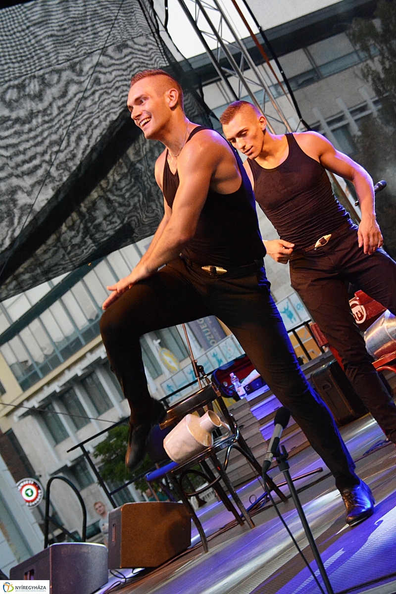 Cimbalikum a cimbaland és a Fricska táncegyüttes