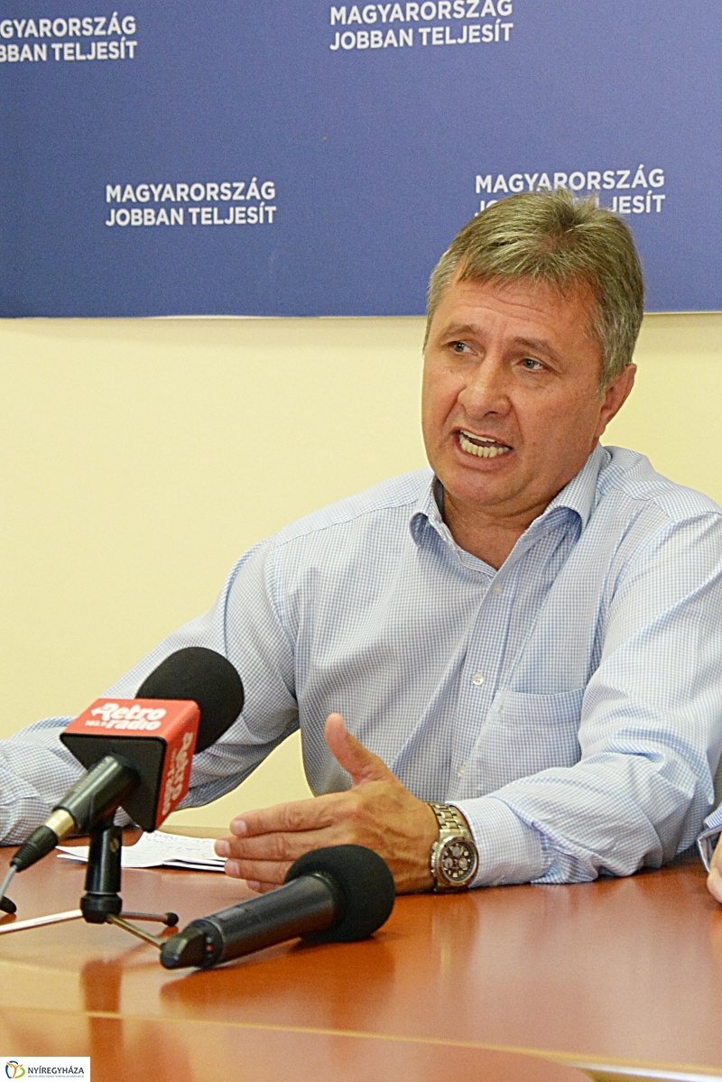 Fidesz sajtótájékoztató