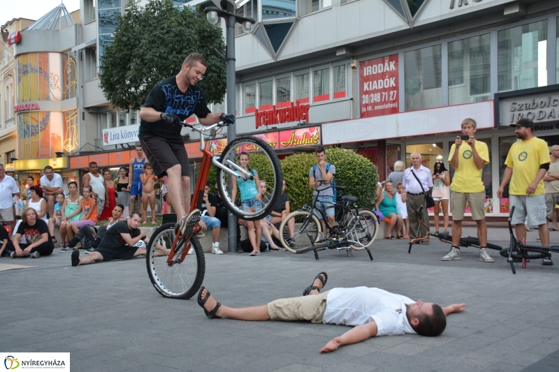 Triál a város közepén