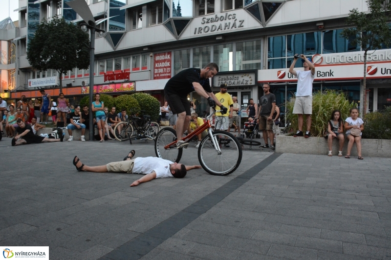 Triál a város közepén