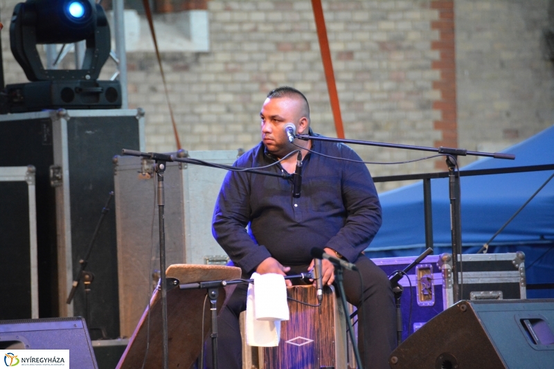 Romengo és Lakatos Mónika