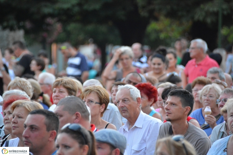 Romengo és Lakatos Mónika