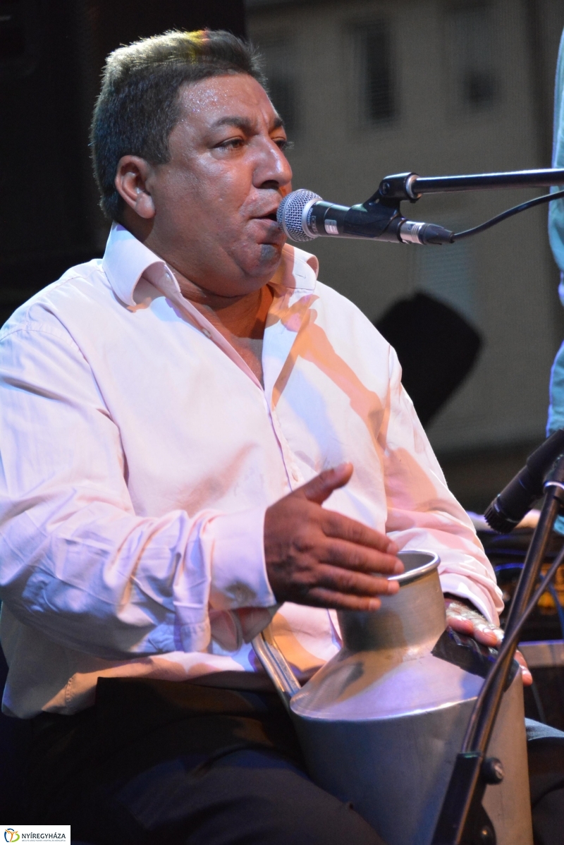 Romengo és Lakatos Mónika