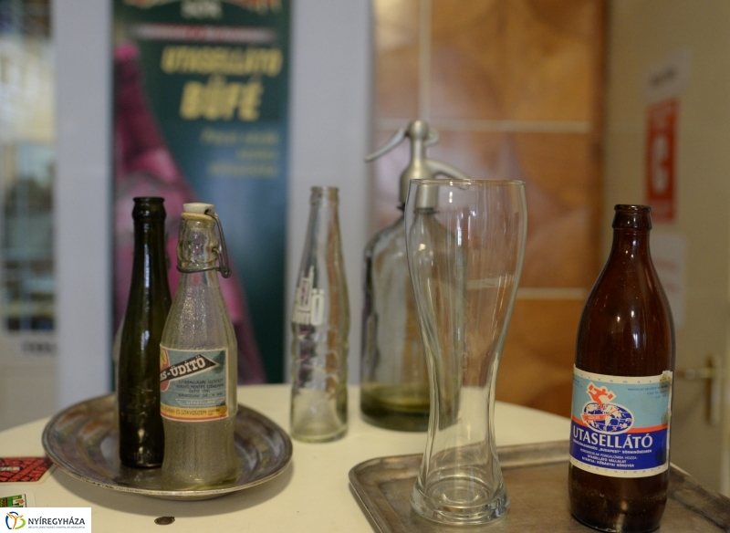 Utasellátó kiállítás a Vasutas Művelődésiházban