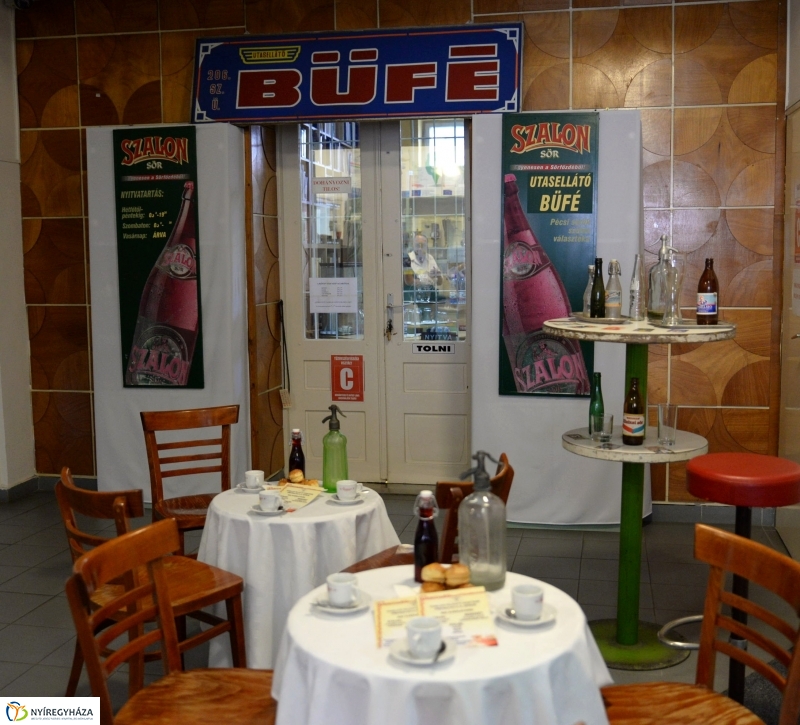 Utasellátó kiállítás a Vasutas Művelődésiházban