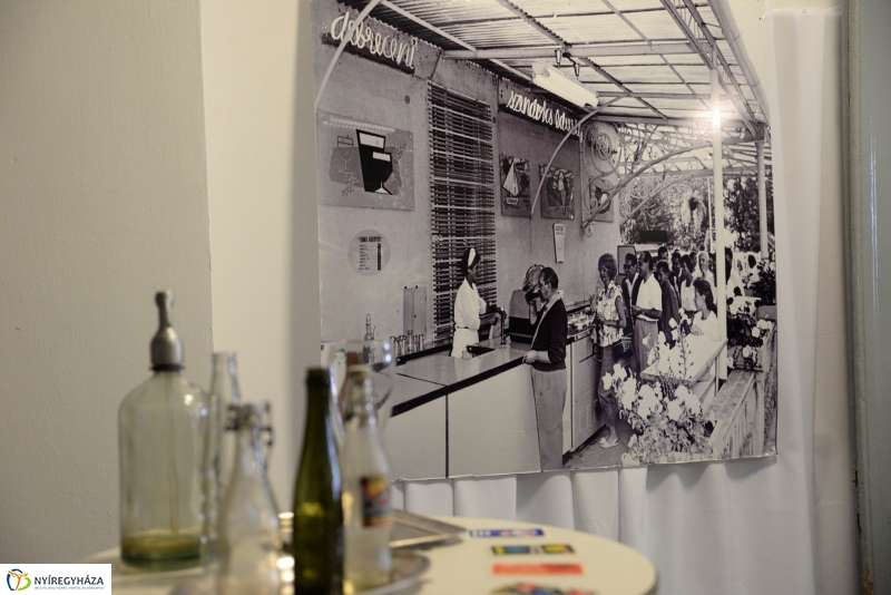 Utasellátó kiállítás a Vasutas Művelődésiházban