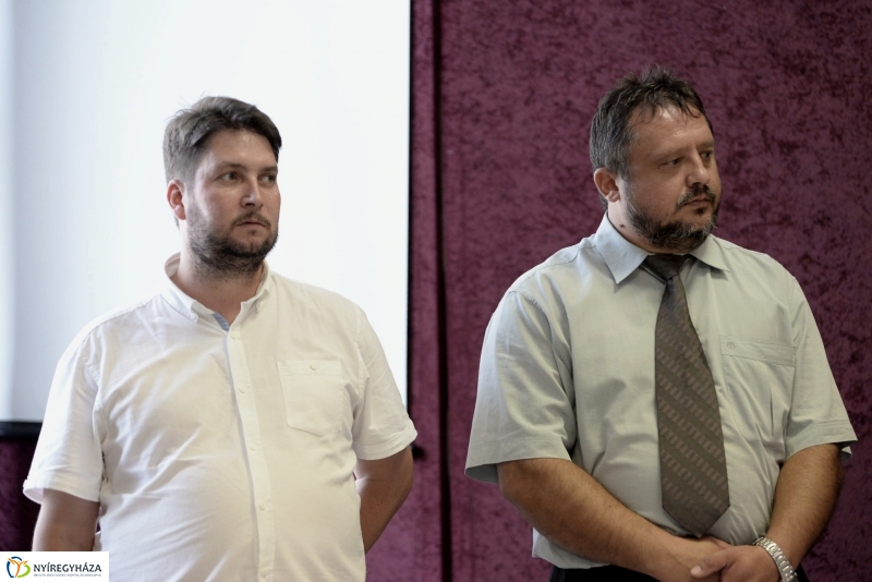 Utasellátó kiállítás a Vasutas Művelődésiházban