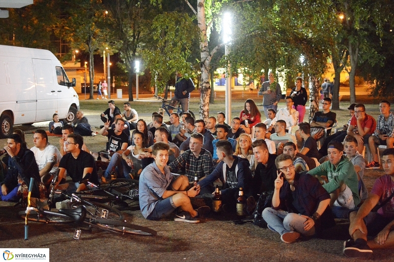 Magyar-Román közös mérkőzés nézés a VIDOR-Szigeten