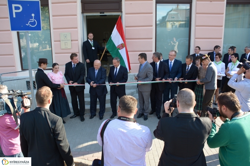 Kormányablak átadása Nyíregyházán