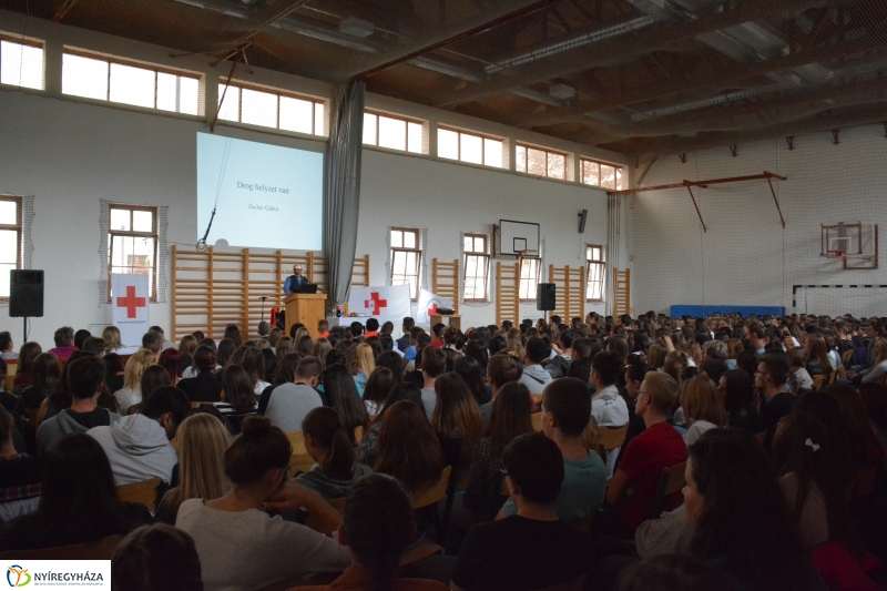 Drogprevenciós előadás a Kölcseyben