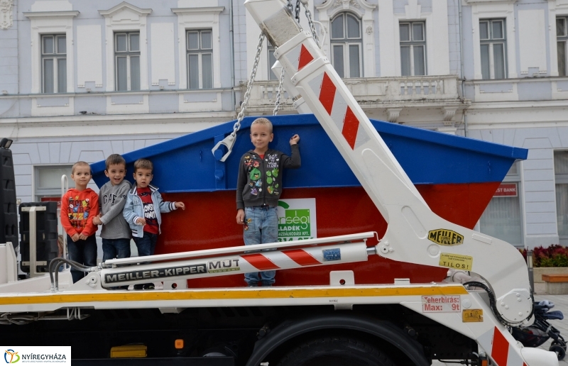 Szelektív Szombat a Kossuth téren 1