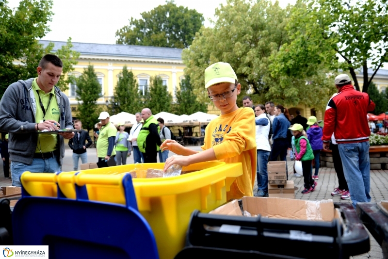 Szelektív Szombat a Kossuth téren 1