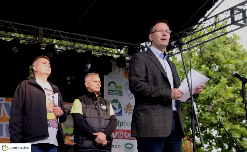 Szelektív Szombat a Kossuth téren 1