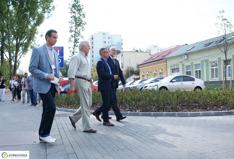 Érkerti utak átadása